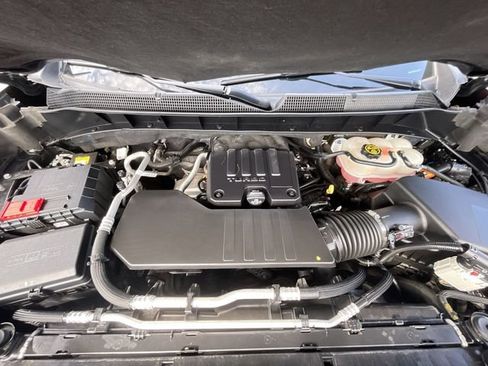 Used 2022 Chevrolet Silverado 1500 LT AWD/4WD image 25