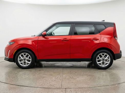 Used 2025 Kia Soul LX w/ LX Technology Package image 5