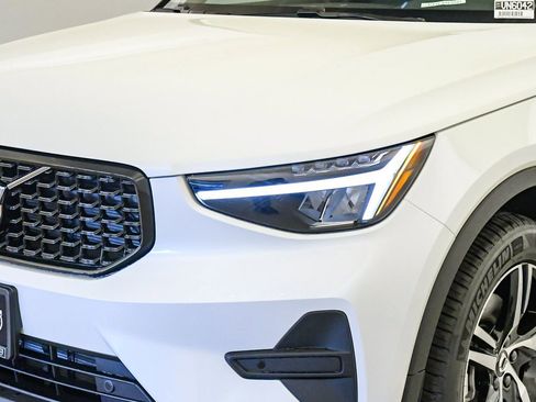 New 2026 Volvo XC40 B5 Core image 9