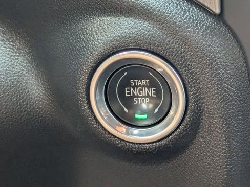 Used 2022 GMC Sierra 2500 Denali w/ Denali Black Diamond Edition image 32