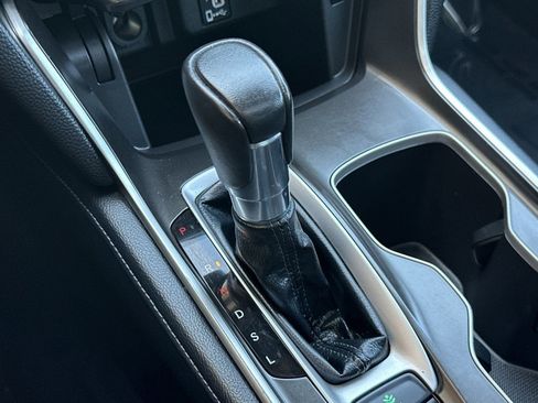 Used 2018 Honda Accord EX-L image 23