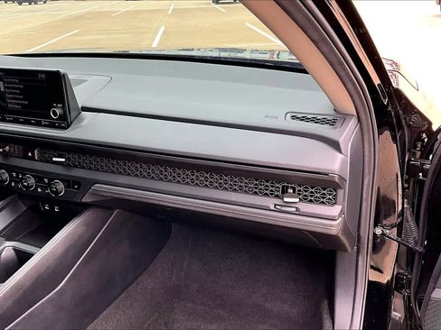 Used 2025 Honda Accord SE image 19