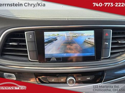Used 2021 Buick Enclave Essence FWD image 17