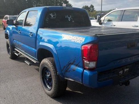 Used 2017 Toyota Tacoma TRD Sport w/ Tow Package (A/T) AWD/4WD image 4