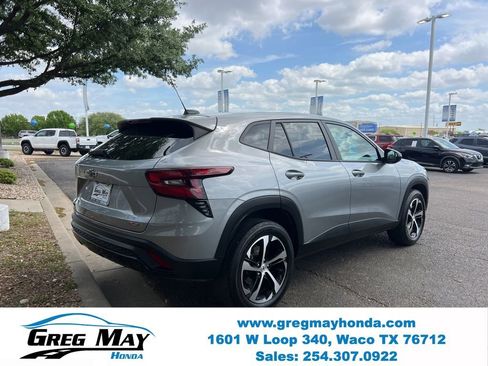 Used 2024 Chevrolet Trax RS FWD image 7