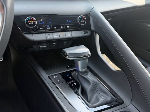 Used 2025 Hyundai Elantra Sport FWD image 23