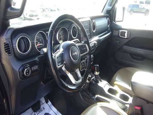 Used 2021 Jeep Gladiator Overland w/ Popular Equipment Package AWD/4WD image 17
