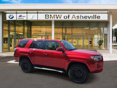 Used 2022 Toyota 4Runner SR5 Premium w/ Moonroof Package AWD/4WD image 1