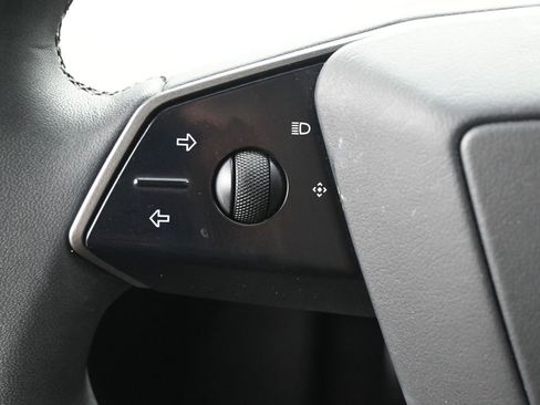 Used 2024 Tesla Cybertruck AWD Crew Cab image 22