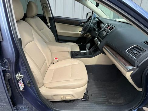 Used 2017 Subaru Outback 2.5i Limited AWD/4WD image 11