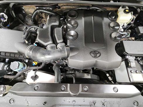 Certified 2022 Toyota 4Runner Limited AWD/4WD image 31