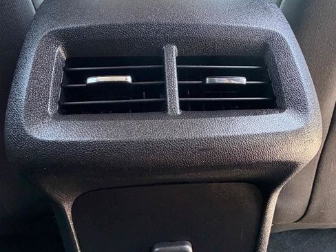 Used 2020 Chevrolet Equinox LT w/ Driver Convenience Package FWD image 17