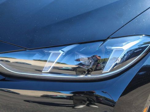 Certified 2025 BMW i4 eDrive40 w/ M Sport Package image 8