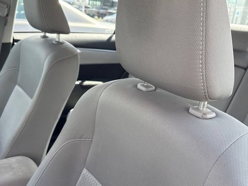 Used 2016 Toyota Corolla LE FWD image 10