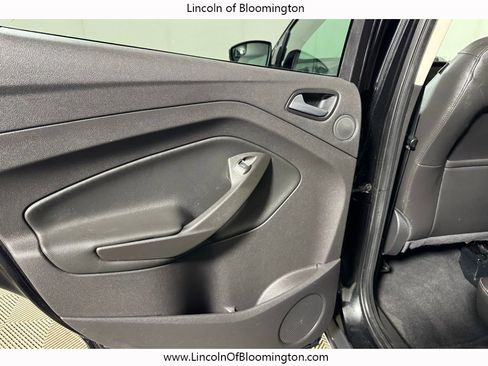 Used 2015 Ford Escape Titanium image 47