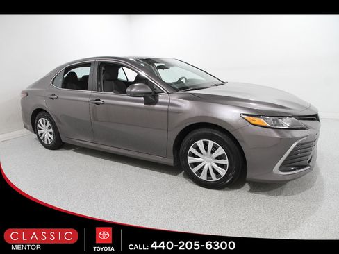 Certified 2023 Toyota Camry LE FWD image 1
