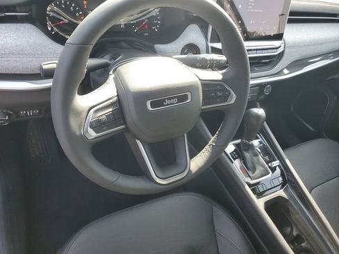 Used 2023 Jeep Compass Latitude AWD/4WD image 18
