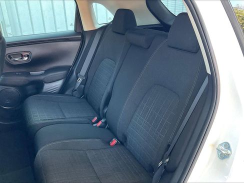 Used 2023 Honda HR-V LX image 18