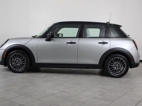 Used 2026 MINI Cooper 4-Door Hardtop FWD image 2