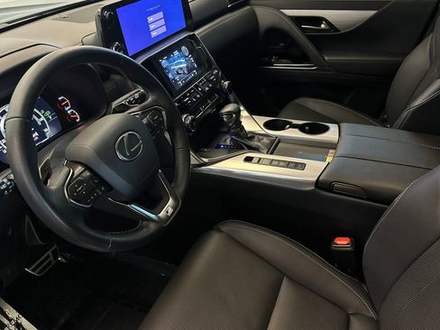 Used 2023 Lexus LX 600 F Sport w/ Accessory Package (Z1) AWD/4WD image 10
