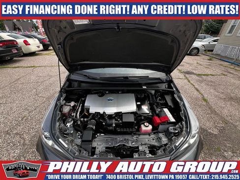 Used 2021 Toyota Prius LE FWD image 26