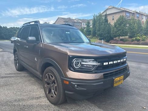Used 2022 Ford Bronco Sport Outer Banks w/ Tech Package AWD/4WD image 1