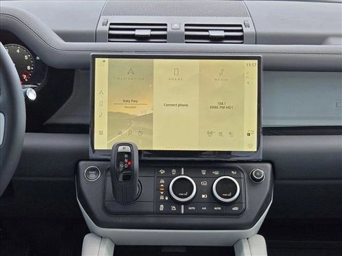 New 2026 Land Rover Defender 110 X-Dynamic SE image 12