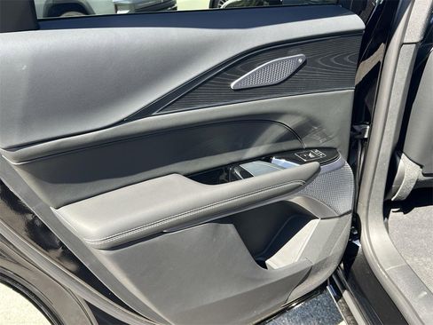 New 2026 Cadillac Lyriq V image 27