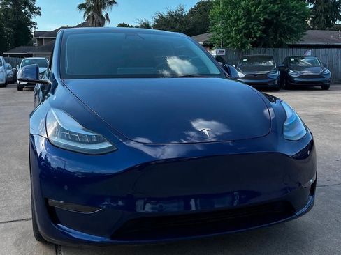 Used 2022 Tesla Model Y Long Range AWD/4WD image 3
