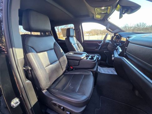 Used 2024 GMC Sierra 1500 SLT image 30