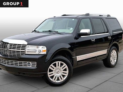 Used 2014 Lincoln Navigator 4WD image 1