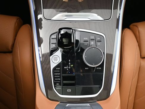 Used 2023 BMW X5 xDrive40i w/ M Sport Package AWD/4WD image 19