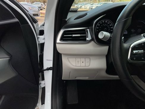 Used 2025 Genesis G70 2.5T image 24