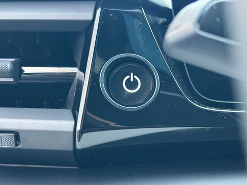 New 2026 Porsche Macan Electric image 23