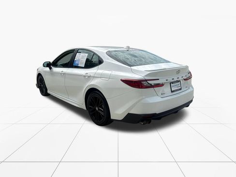 Used 2025 Toyota Camry SE FWD image 6