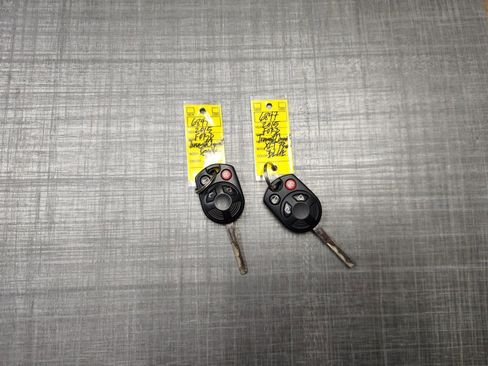 Used 2015 Ford Transit Connect XLT image 21