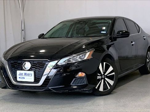 Used 2021 Nissan Altima 2.5 SV FWD image 2