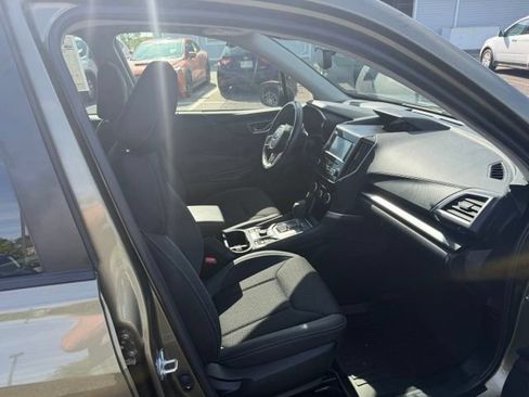 Used 2023 Subaru Forester Premium AWD/4WD image 11