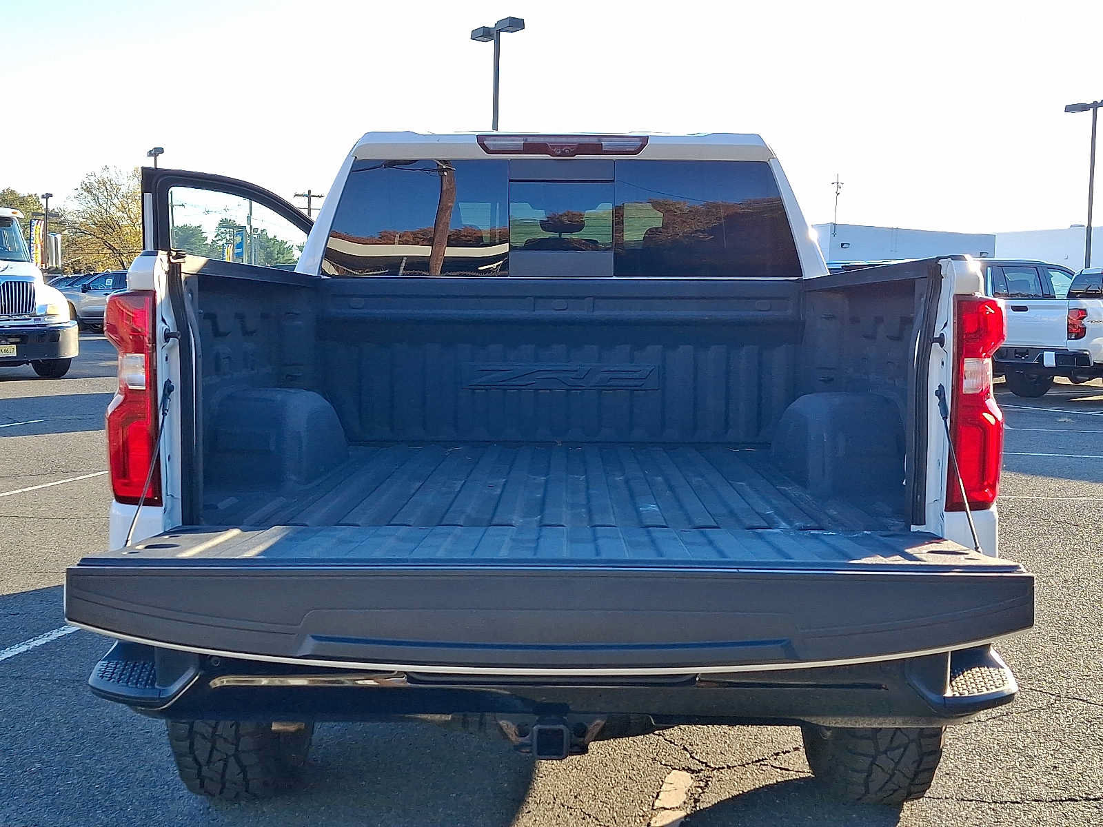 Used 2022 Chevrolet Silverado 1500 ZR2 w/ Technology Package AWD/4WD image 28