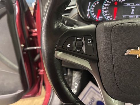 Used 2019 Chevrolet Trax LT w/ LT Convenience Package image 20