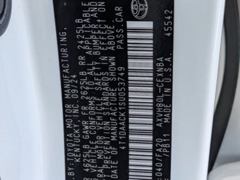 Used 2025 Toyota Camry LE FWD image 30