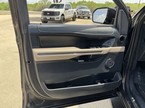 Certified 2024 Ford Expedition XLT image 7