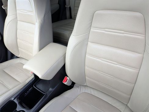 Used 2017 Honda CR-V Touring image 16