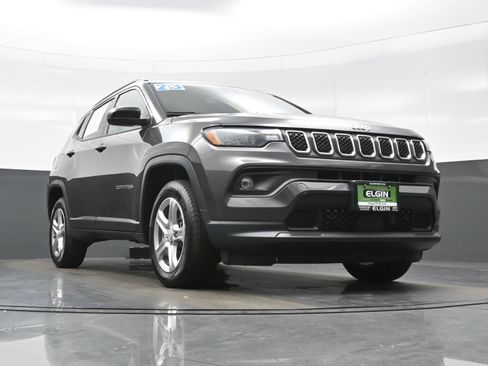 Used 2023 Jeep Compass Latitude w/ Convenience Group AWD/4WD image 35
