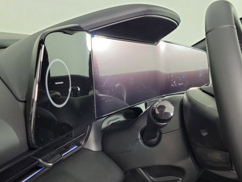 New 2025 Hyundai Elantra SEL image 13