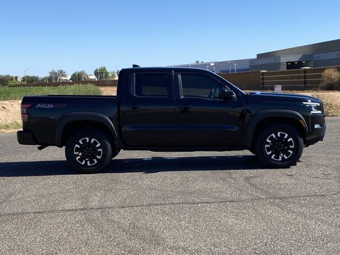 Used 2024 Nissan Frontier PRO-4X AWD/4WD image 2