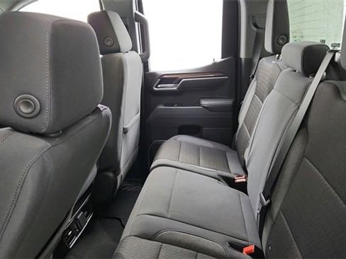 Used 2025 Chevrolet Silverado 1500 LT image 18