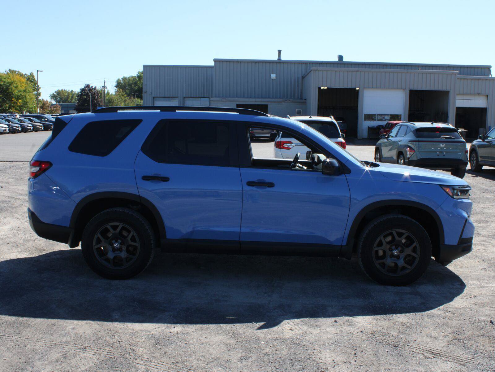 Certified 2024 Honda Pilot TrailSport image 4