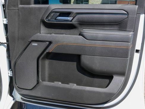 Used 2025 GMC Sierra 2500 AT4 AWD/4WD image 16