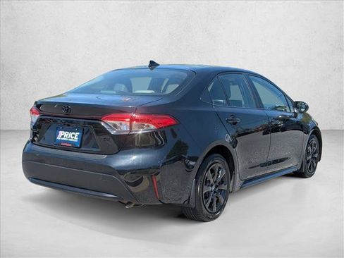 Used 2022 Toyota Corolla LE FWD image 5
